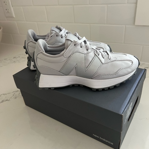 NEW new balance 327 sneakers size 5.5 - Picture 3 of 4